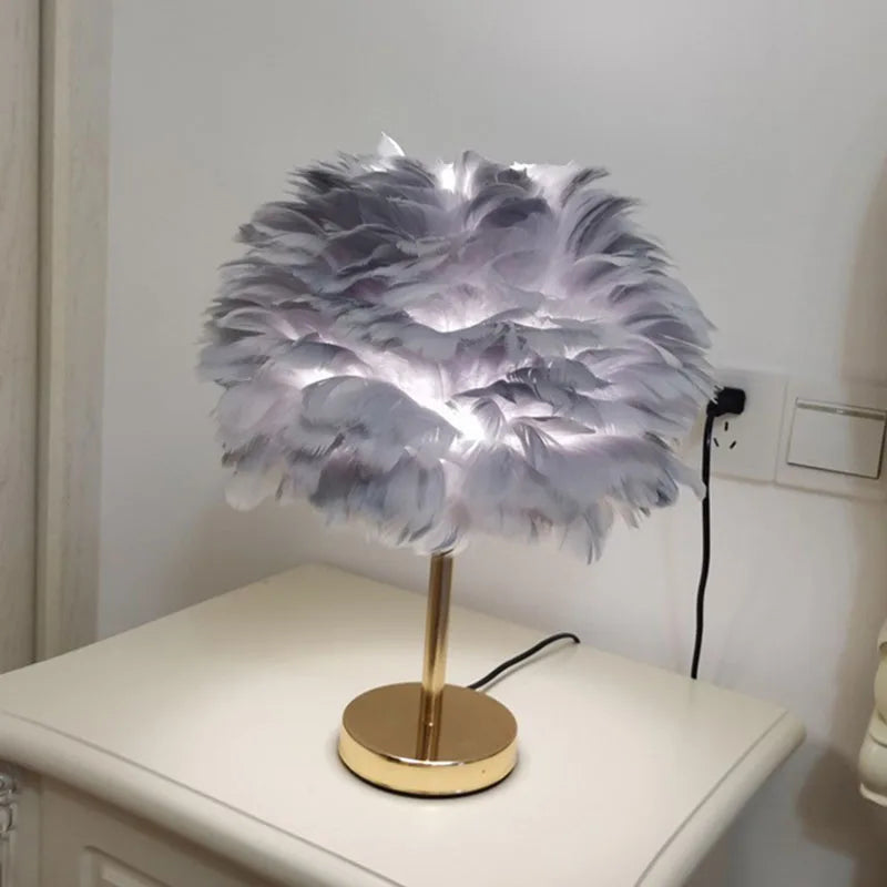 Romantic Feather Table Lamp